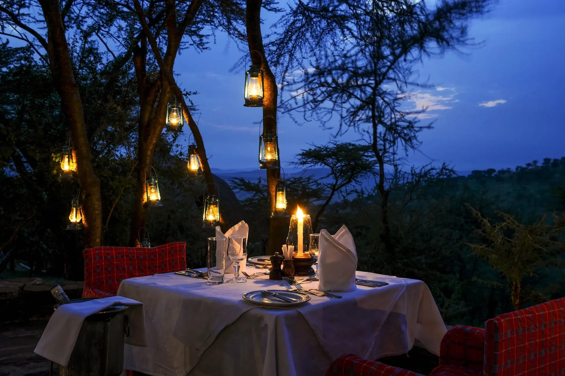 Candlelit dinner under the acacias at Serengeti Serena