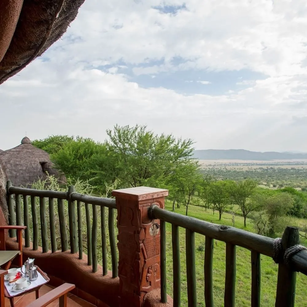 Private balcony with a view over the Serengeti
